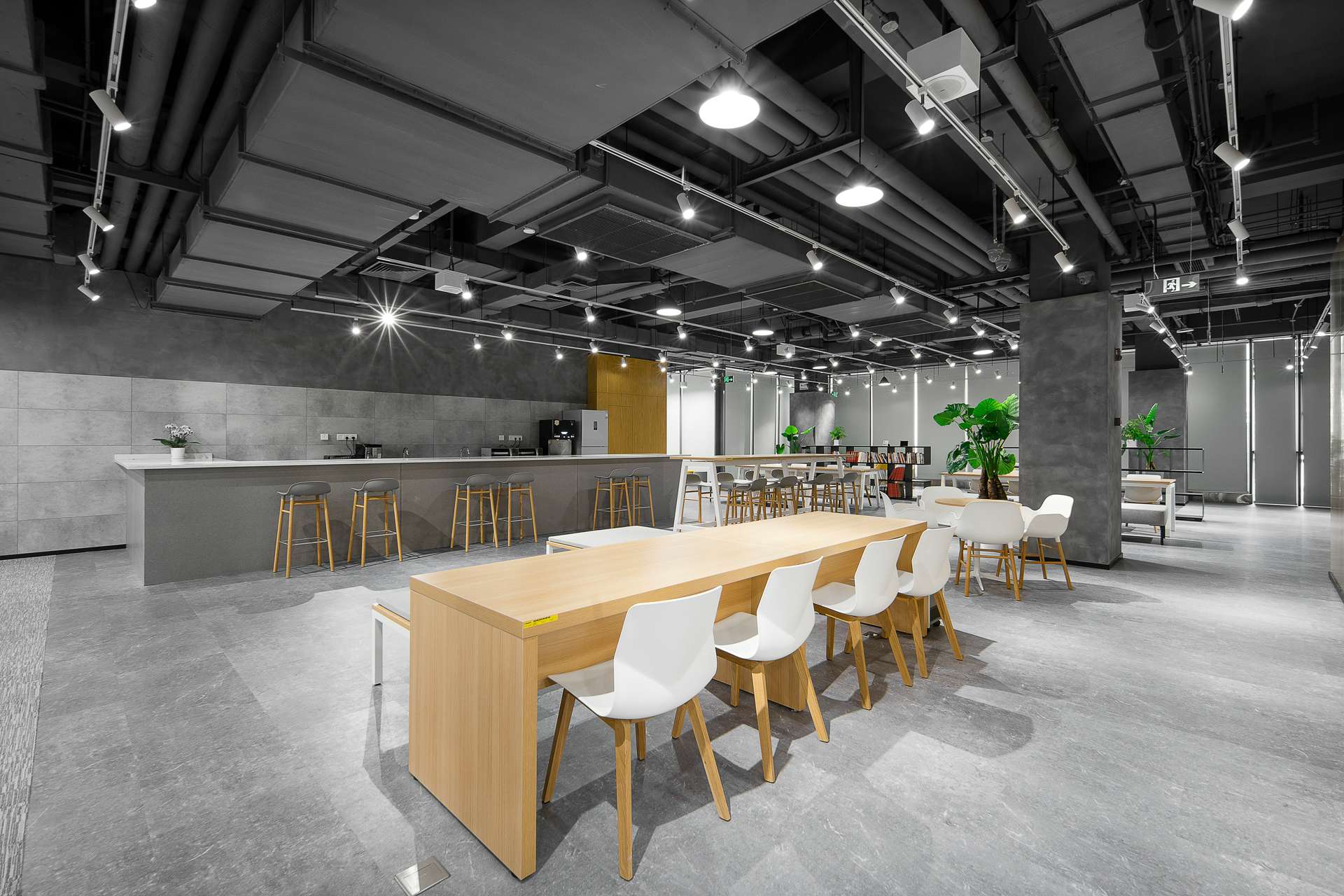 1000平郑州科技公司办公室装修