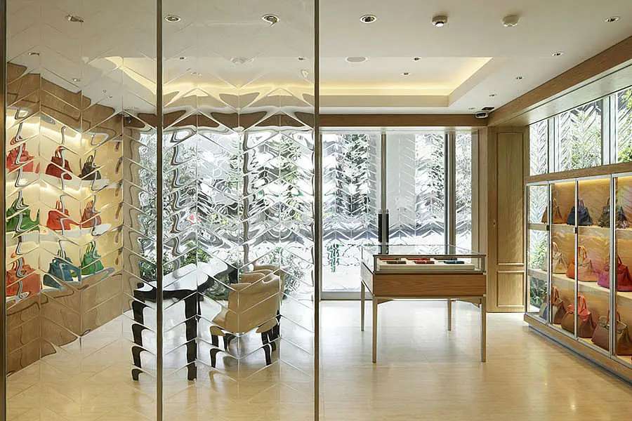 箱包商铺装修设计效果图