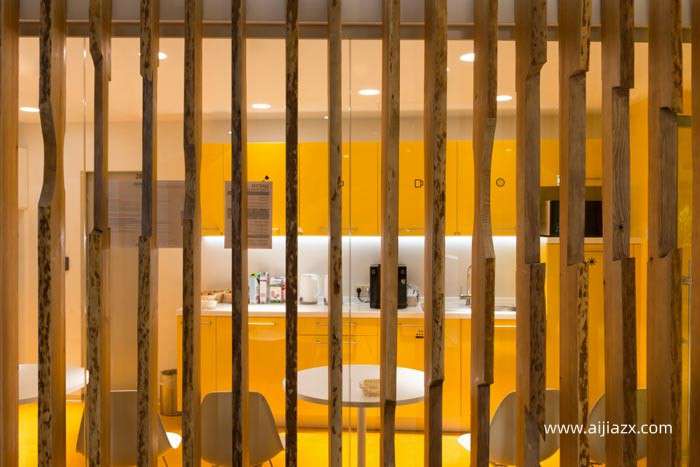 700平米科技信息公司办公室装修设计效果图