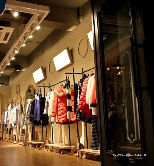 郑州20平米的服装店装修,小服装店装修设计要点