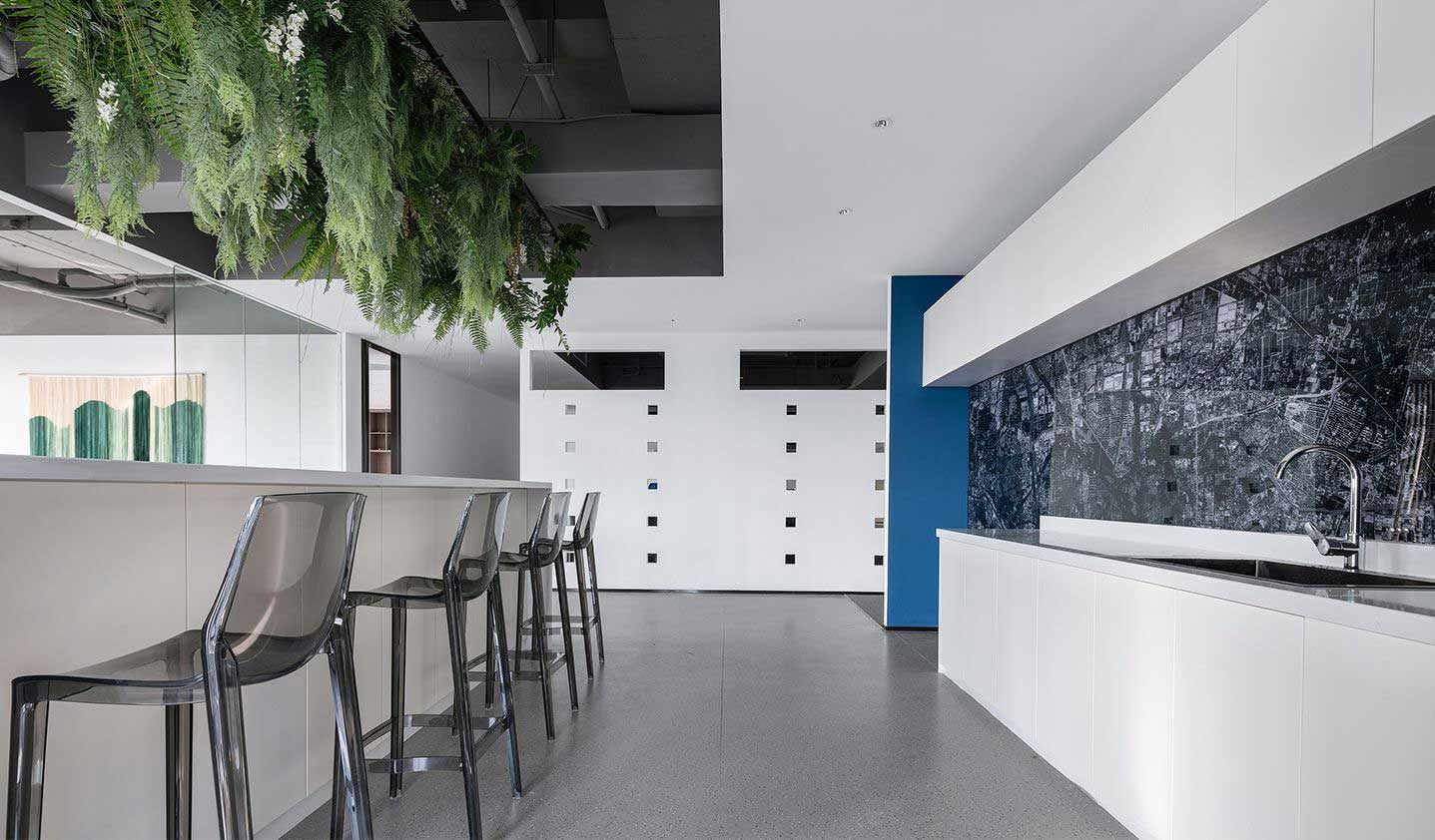 340平米服装公司办公室设计效果图