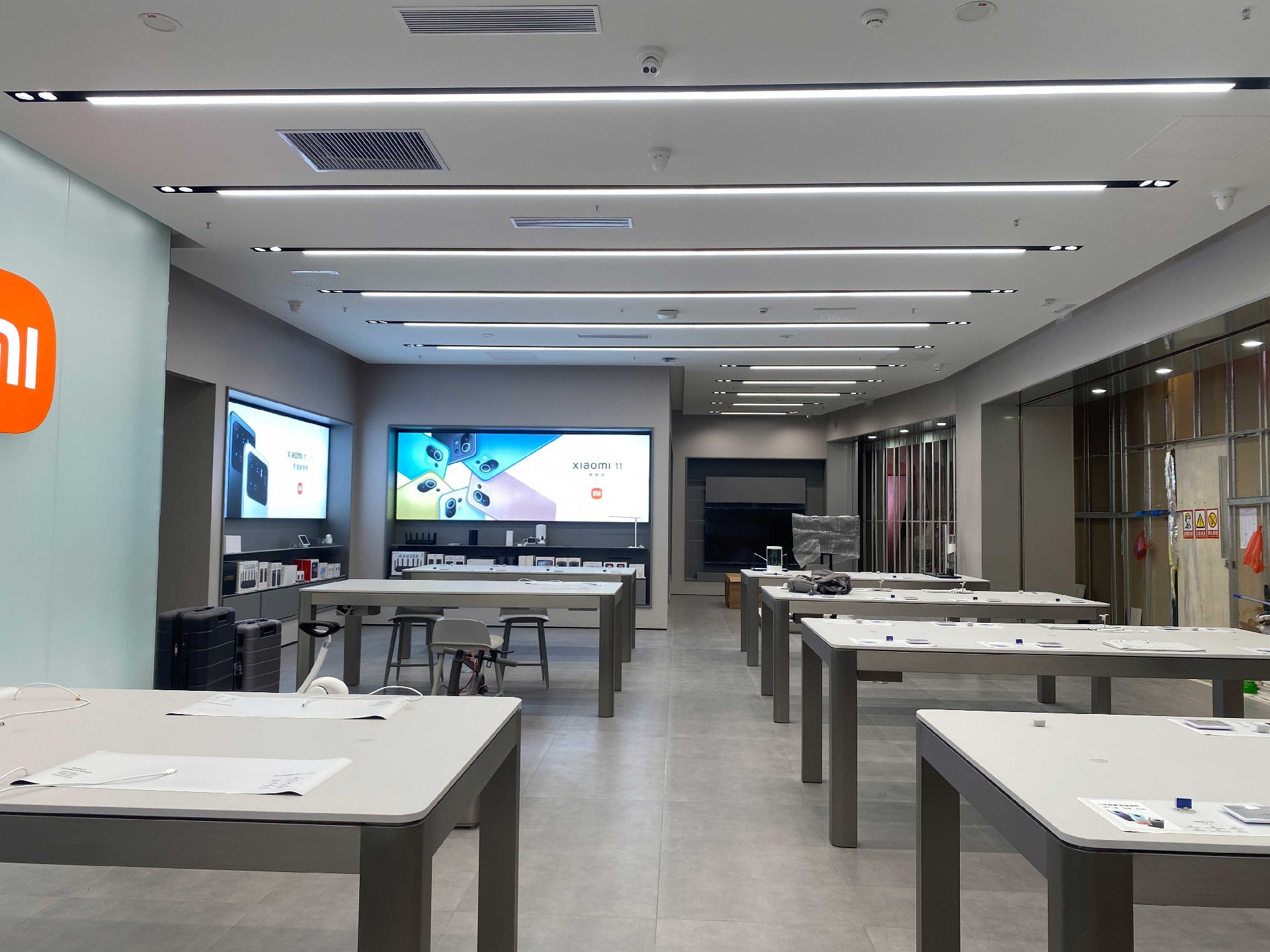 240㎡小米手机体验店装修效果图