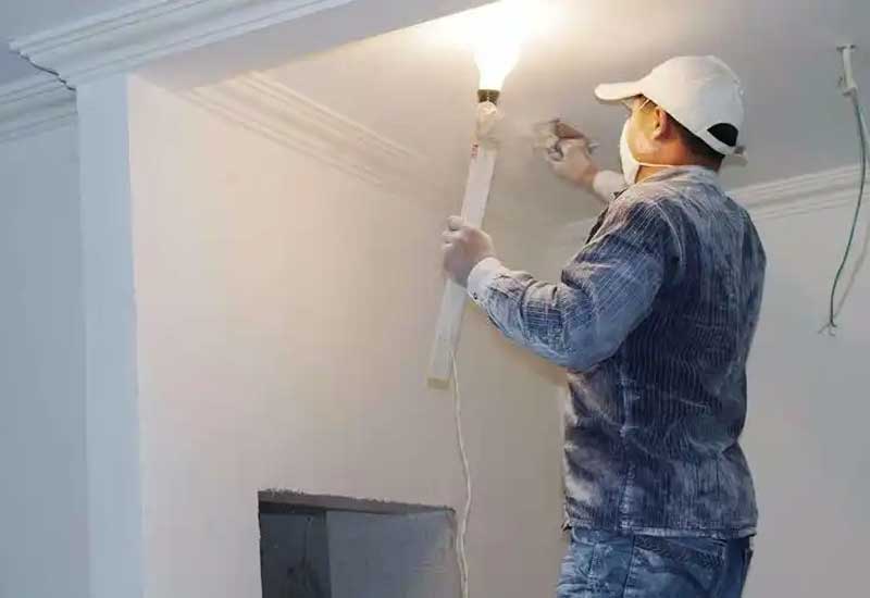 郑州旧房翻新材料:老房墙面的底漆涂刷工具