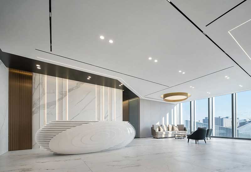 郑州办公室装修施工报价合同条款：工期延误赔偿/材料品牌约定关键点