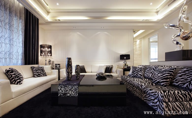 开阔大方的欧式风格大户型客厅装修效果图