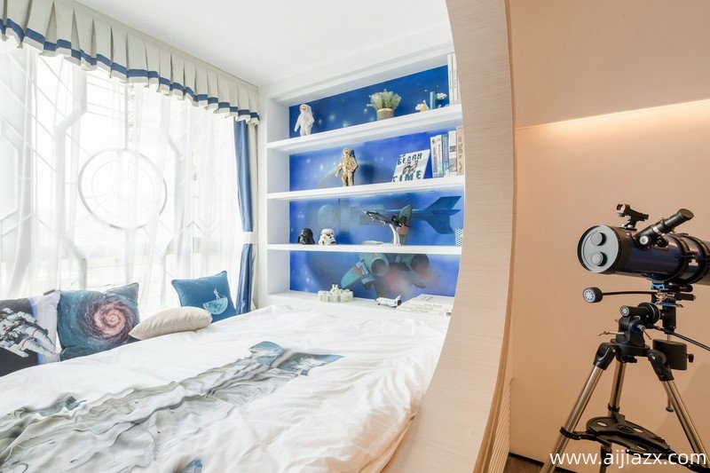 家居墙面刷漆施工时有什么方法和技巧吗？