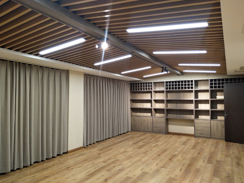 郑州办公室装修地板怎么选择？地面色彩选择窍门